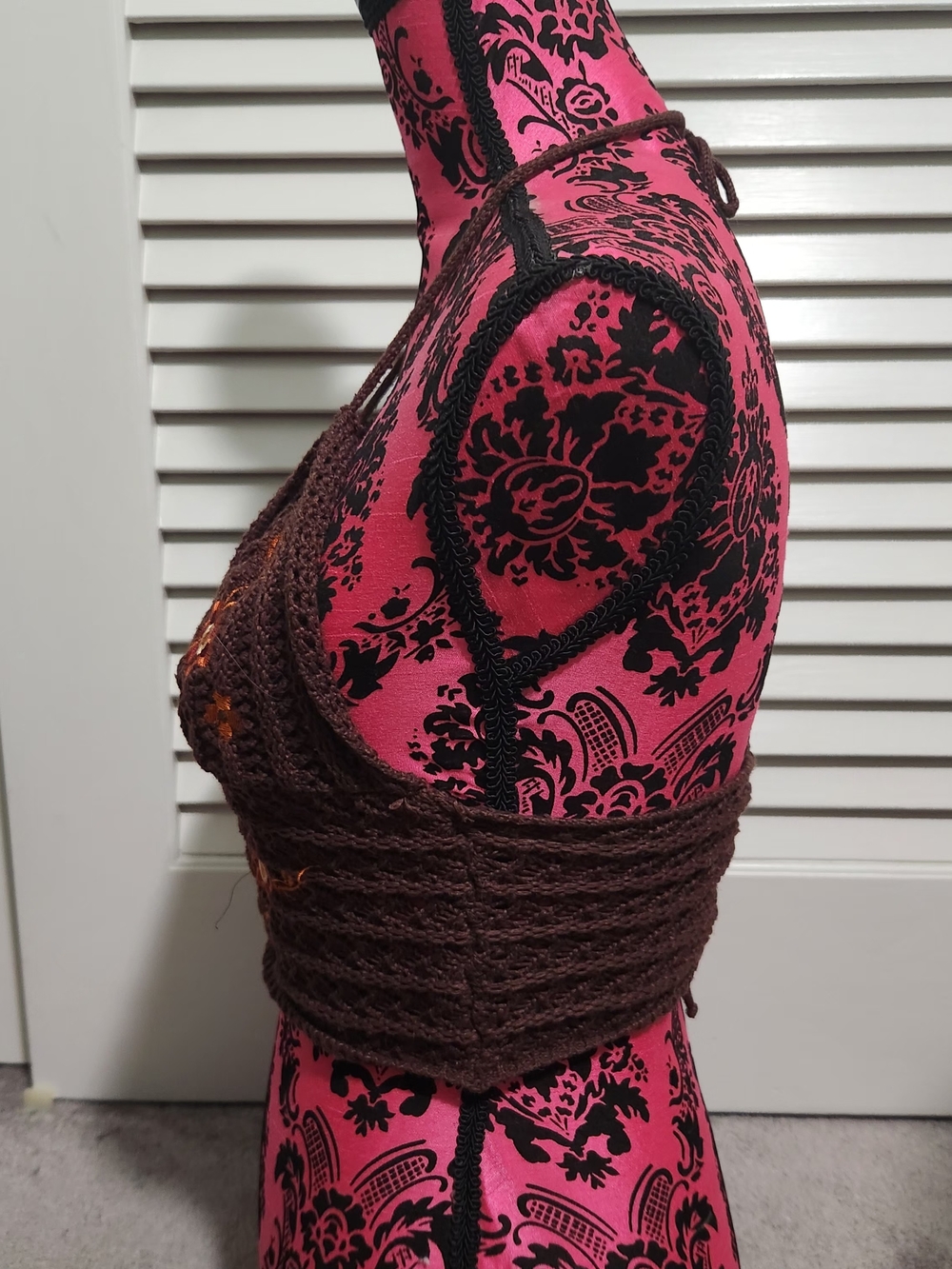 Romwe Crocheted Knit Halter Crop Top - Picture 4 of 13